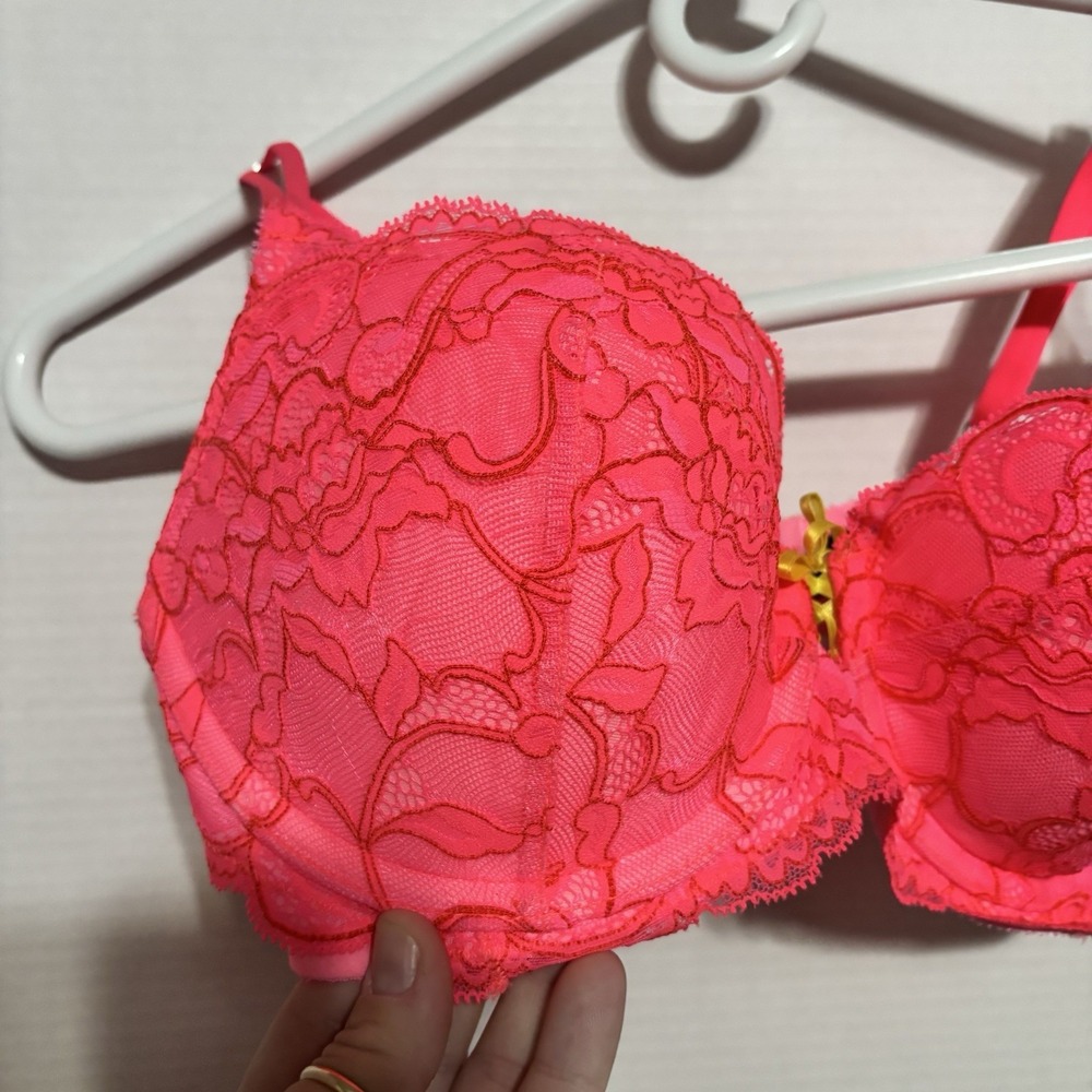 Victoria's Secret Plunge Lacy Push Up Bra 36C  Hot Pink Padded Underwire - Picture 2 of 8